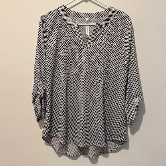 Women’s NY Collection Black and White Patterned Blouse - Picture 1 of 7